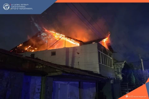 В селе Маяковский в жилом доме вспыхнул пожар