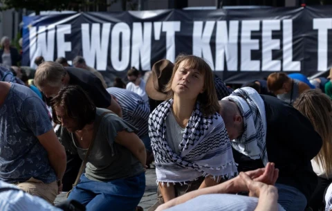 Greta Thunberg glued herself to the asphalt in Berlin