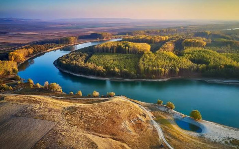 Круизные суда застряли на Дунае из-за низкого уровня воды в реке