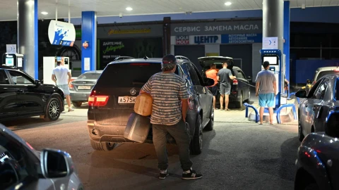 Russians have begun dying in lines for gasoline