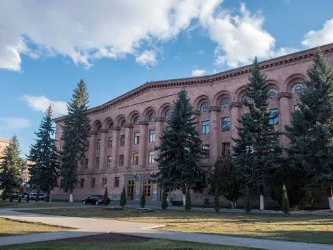 Губернаторы трёх областей Армении отказались от депутатских мандатов в пользу работы в регионах