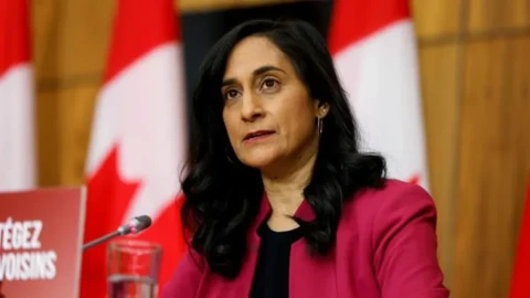 Canada’s foreign minister called on Washington and Tehran to engage in dialogue and protect civilians