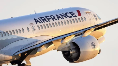 Air France приостанавливает полеты в Эр-Рияд и Дубай из-за обострения ситуации на Ближнем Востоке