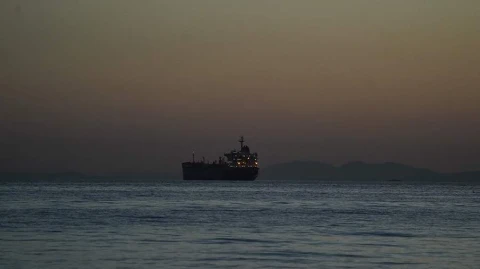 Йеменские хуситы объявили морскую блокаду Саудовской Аравии, расширив угрозу мировым поставкам нефти