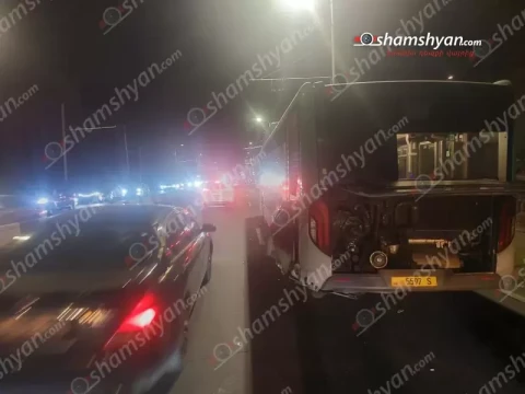 ДТП на ереванском проспекте Мясникяна: водитель доставлен в Центр охраны психического здоровья