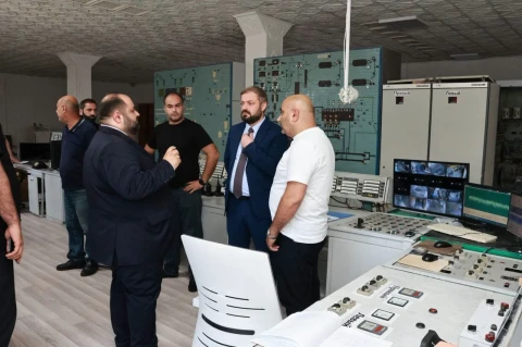 «Араратцемент» должен продолжить бесперебойную работу: Папоян посетил завод