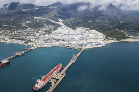 Bloomberg: Крупнейший российский нефтяной порт на Чёрном море приостановил погрузку нефти