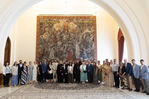 Catholicos of All Armenians Receives Pilgrims from the Diocese of the Armenian Church of America (Eastern)