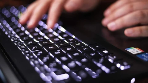 WSJ: ChatGPT учил пользователей создавать биологическое оружие