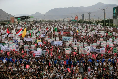 Houthis strike Saudi Arabia