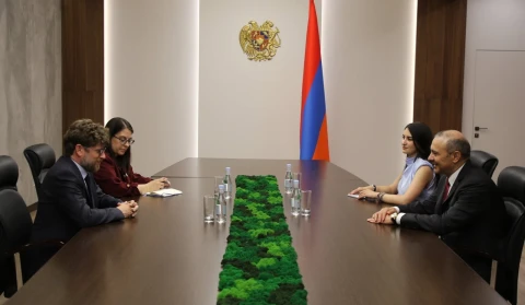 Армен Григорян принял посла Франции, завершающего дипломатическую миссию в Армении