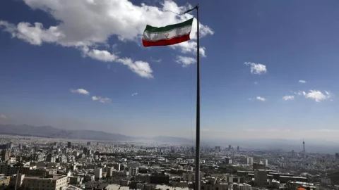 Ukraine must bear responsibility for attack on Iranian ship, FM Araghchi says