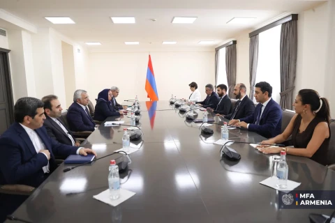 Armenia FM, Iran deputy FM discuss possible new projects in energy, transport