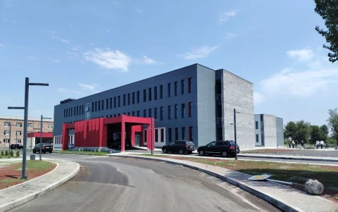 Քաղաքաշինության կոմիտեի նախագահը և առողջապահության փոխնախարարը շրջայց են կատարել Արարատի մարզի առողջապահական հաստատությունների շինհրապարակներ