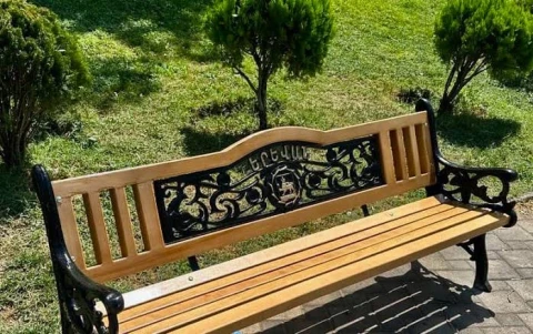 45-летний иностранец лёг на скамейку со спущенными брюками в Ереване