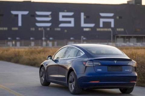 Маск опроверг информацию о возможной продаже подразделения Tesla в Китае