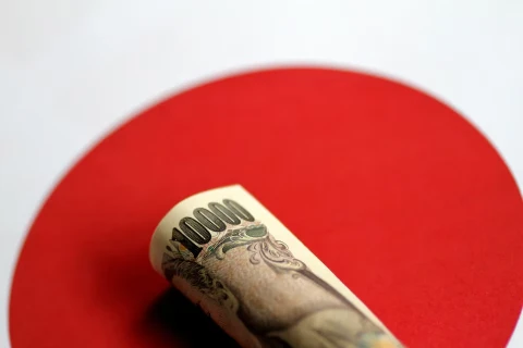 Japan and the US jointly intervened in the currency market for the first time in 15 years to support the yen