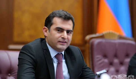 Уже бывший вице-спикер парламента Армении Акоп Аршакян уходит с государственной службы: он продолжит деятельность в частном секторе