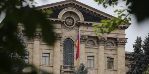 На заседании Национального Собрания Армении обсуждается вопрос избрания глав постоянных парламентских комиссий