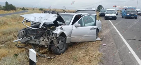 Եղվարդի կամրջի մոտ բախվել են Mercedes-ը և «ԳԱԶ 2410»-ը․ 3 վիրավորներից 2-ն անչափահասներ են