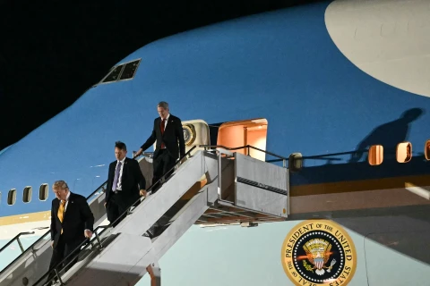 Washington Post: Трамп тайно покинул саммит НАТО в Турции из-за угрозы покушения