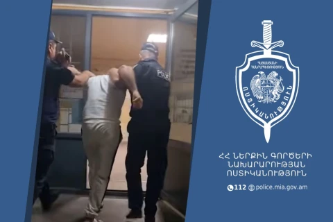 Пистолеты, ножи, кастеты и наркотики: полицейские организовали обходы дворов и общественных мест