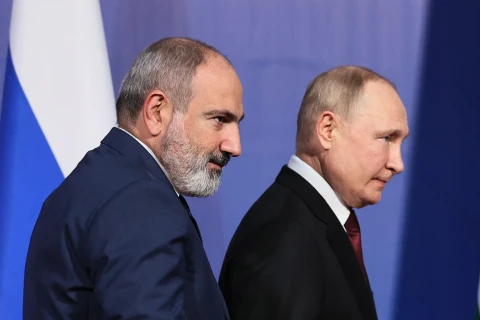 Newspaper: Armenia PM's staff does not elaborate on Pashinyan-Putin phone talk’s details that remained secret