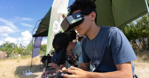 Ucom Supports the Second Phase of ArmDrone’s FPV Drone Educational Program