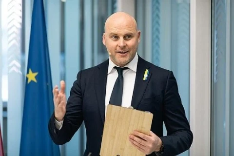 Премьер-министр Латвии потребовал от Брюсселя 7 миллиардов евро на покрытие расходов на оборону