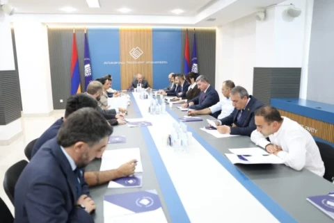 Пашинян обсудил с «Гражданским договором» подготовительные работы к предстоящим выборам в органы местного самоуправления