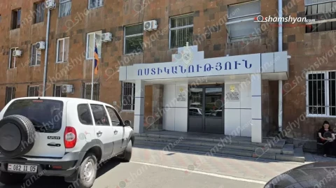 Во дворе одного из зданий Эчмиадзина спор перерос в драку: пострадала 17-летняя девушка