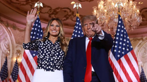 «Я слышала, вы по мне скучали»: Мелания Трамп впервые за месяц появилась с мужем на фоне слухов о его помощнице