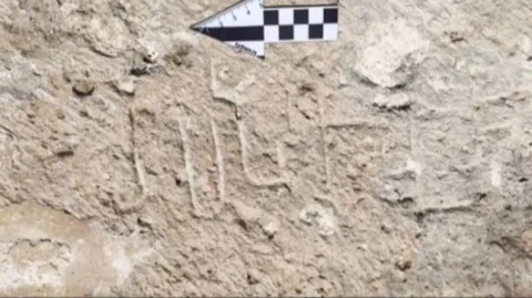Petroglyphic heritage of Armenia’s Big Desert of Tatev monastery enriched with newly discovered inscription (VIDEO)