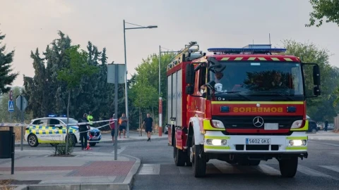 В Испании сотни человек эвакуировали из-за пожара, вызванного ударом молнии