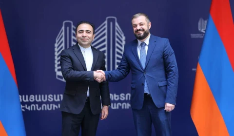 Armenia economy minister, Iran ambassador talk about bilateral economic cooperation development
