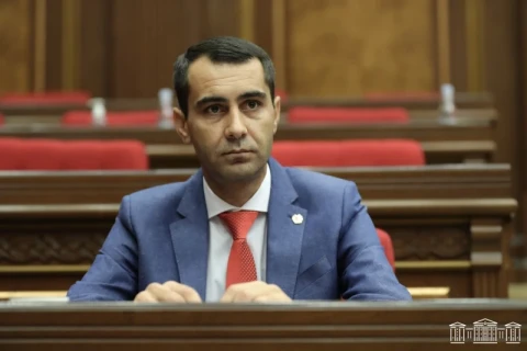 «Հրապարակ»․ Ձորաղբյուրում շքեղ առանձնատուն է կառուցում