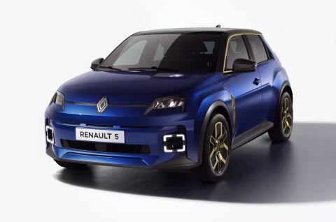 Renault 5 gets “second wind”: Extra range, new battery, golden wheel rims