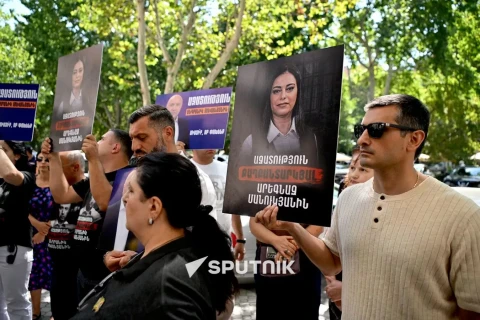 «Мать Армения» проводит акцию протеста у здания Генпрокуратуры