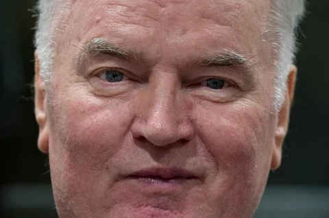 В Гааге умер приговоренный к пожизненному заключению бывший генерал боснийских сербов Ратко Младич