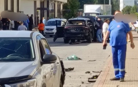 СМИ: В Санкт-Петербурге взорвалась машина, погиб офицер