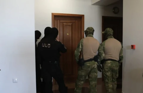 «Փաստ». Աչքին հիմա էլ «խլուրդներ» են երևում