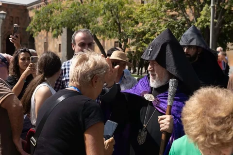 В Первопрестольном Святом Эчмиадзине был совершен чин благословения работников образования