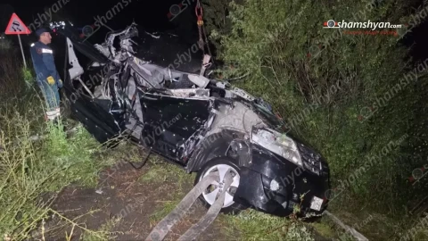 Գագարինում բախվել են Toyota Alphard-ը և KamAZ բեռնատարը. «Toyota»-ն կողաշրջված հայտնվել է ծառերի մեջ. կա 1 զոհ, 4 վիրավոր