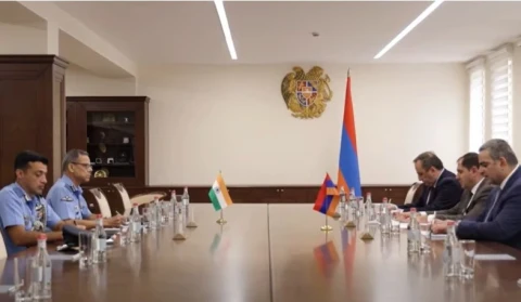 Պապիկյանն ընդունել է Հնդկաստանի Պաշտպանական ազգային քոլեջի պատվիրակությանը (վիդեո)