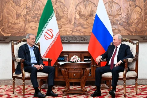 Пезешкиан на встрече с Путиным поблагодарил Россию за поддержку Ирана
