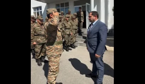 Պաշտպանության նախարարը անակնկալ ստուգայցով եղել է ՊՆ ուսումնական զորամասերից մեկում (վիդեո)