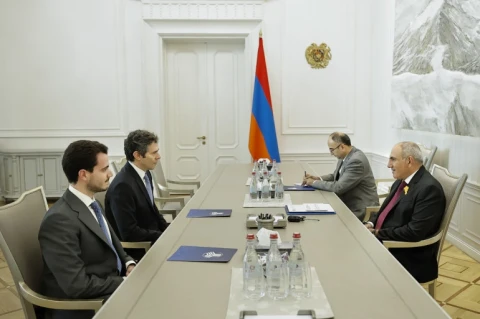 Վարչապետը հրաժեշտի հանդիպում է ունեցել Հունաստանի դեսպանի հետ