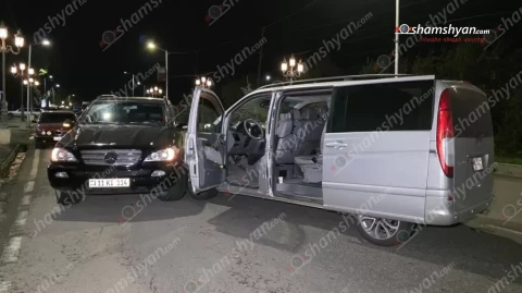 Ապարանում «Mercedes Viano»-ն դուրս է եկել հանդիպակաց և բախվել «Mercedes ML»-ին