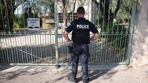 Украденные из музея картины Ренуара нашли в саду: воры бросили часть добычи при бегстве