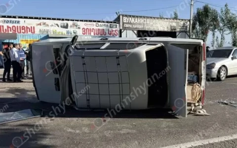 Մարտունի-Վարդենիս ավտոճանապարհին բախվել են «Mercedes»-ը ու «ՎԱԶ 2107»-ը․ կան վիրավորներ
